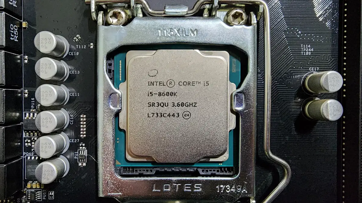 CPU  i5 8600K 팝니다